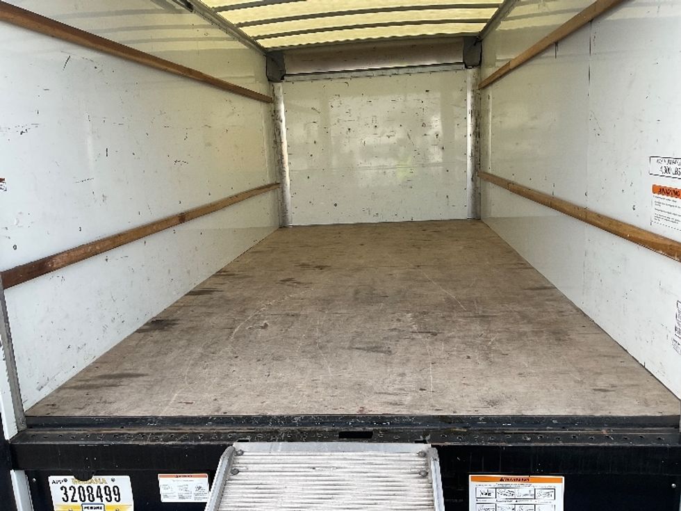 Light Duty Box Truck-Light and Medium Duty Trucks-GMC-2021-Savana G33903-Central Islip-NY-105,619\n\t\tmiles-$ 31,000 - Image 10