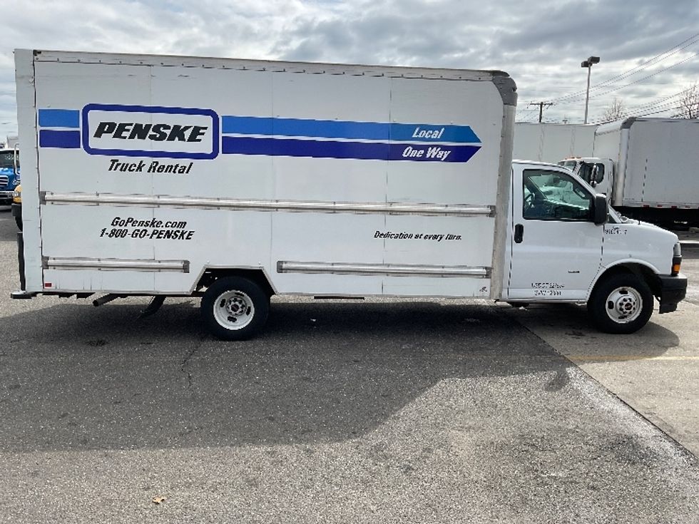 Light Duty Box Truck-Light and Medium Duty Trucks-GMC-2021-Savana G33903-Central Islip-NY-105,619\n\t\tmiles-$ 31,000 - Image 15