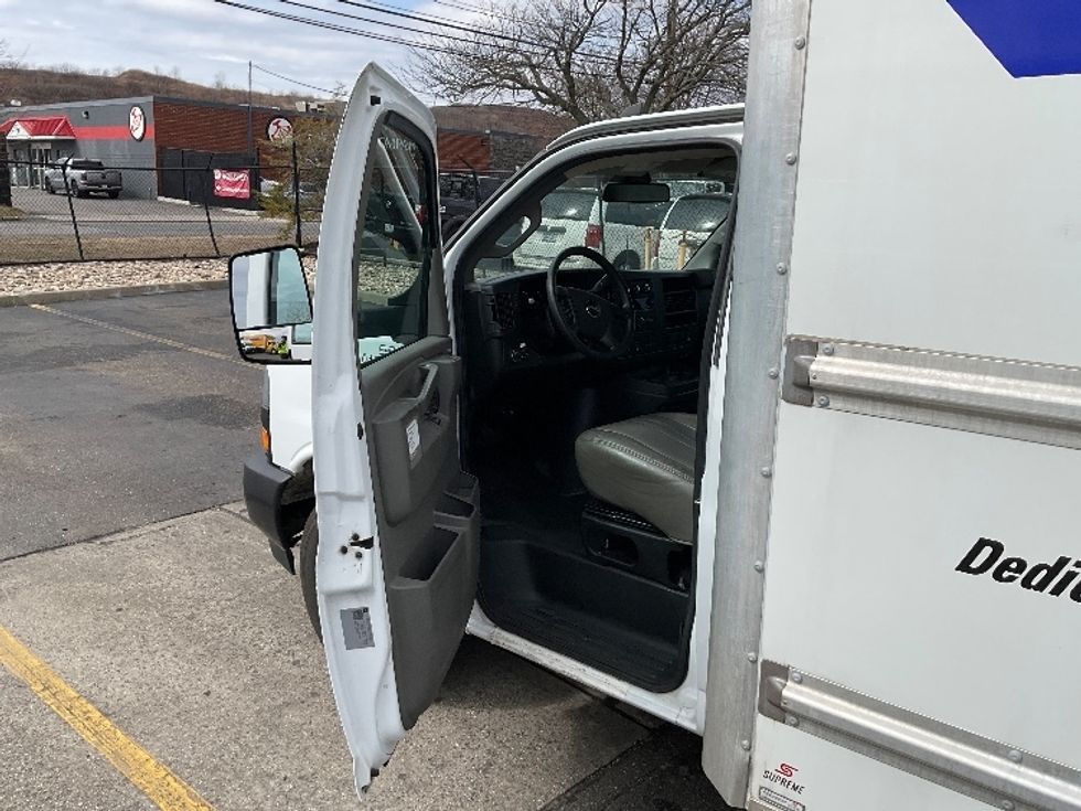 Light Duty Box Truck-Light and Medium Duty Trucks-GMC-2021-Savana G33903-Central Islip-NY-105,619\n\t\tmiles-$ 31,000 - Image 16