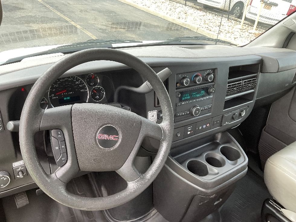 Light Duty Box Truck-Light and Medium Duty Trucks-GMC-2021-Savana G33903-Central Islip-NY-105,619\n\t\tmiles-$ 31,000 - Image 18