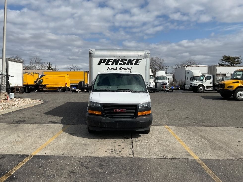 Light Duty Box Truck-Light and Medium Duty Trucks-GMC-2021-Savana G33903-Central Islip-NY-105,619\n\t\tmiles-$ 31,000 - Image 2