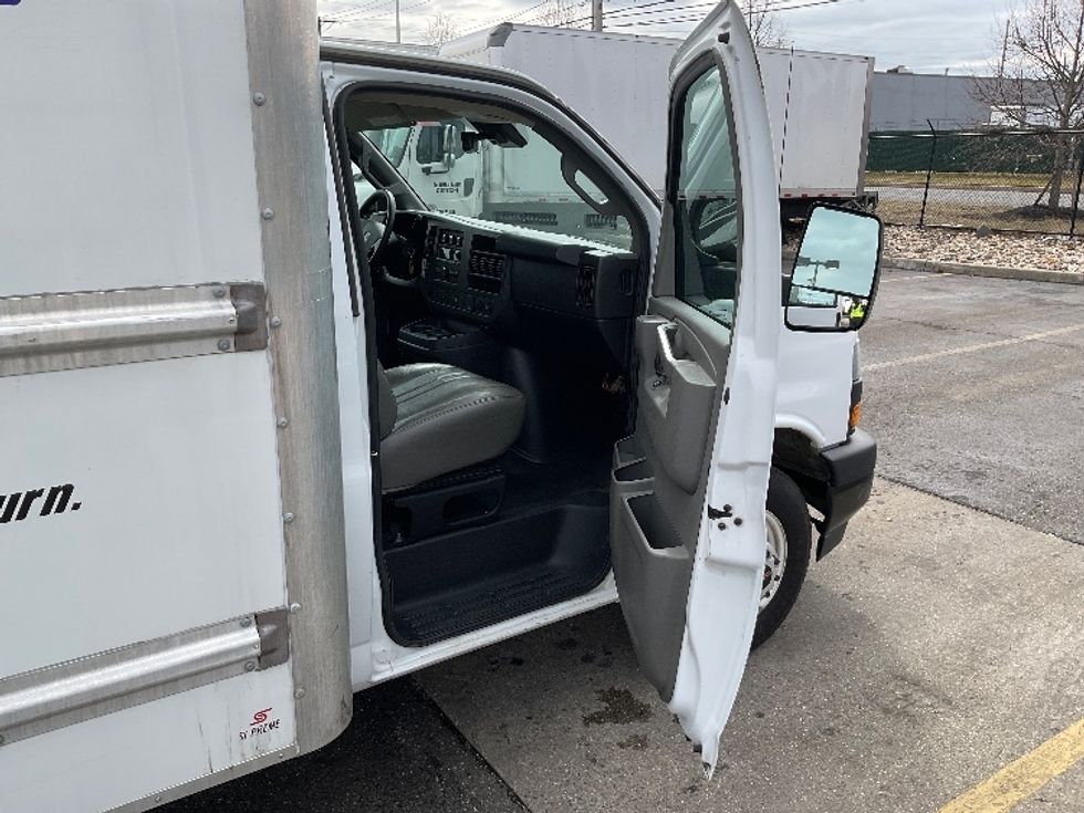 Light Duty Box Truck-Light and Medium Duty Trucks-GMC-2021-Savana G33903-Central Islip-NY-105,619\n\t\tmiles-$ 31,000 - Image 20