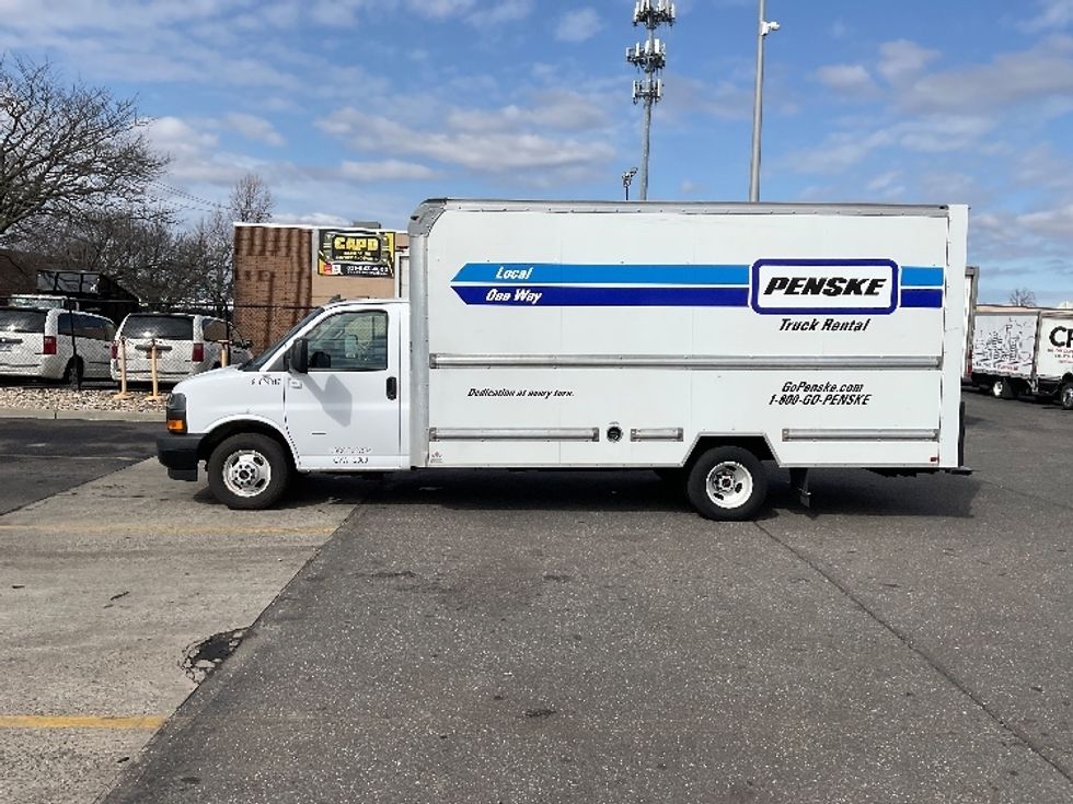 Light Duty Box Truck-Light and Medium Duty Trucks-GMC-2021-Savana G33903-Central Islip-NY-105,619\n\t\tmiles-$ 31,000 - Image 4