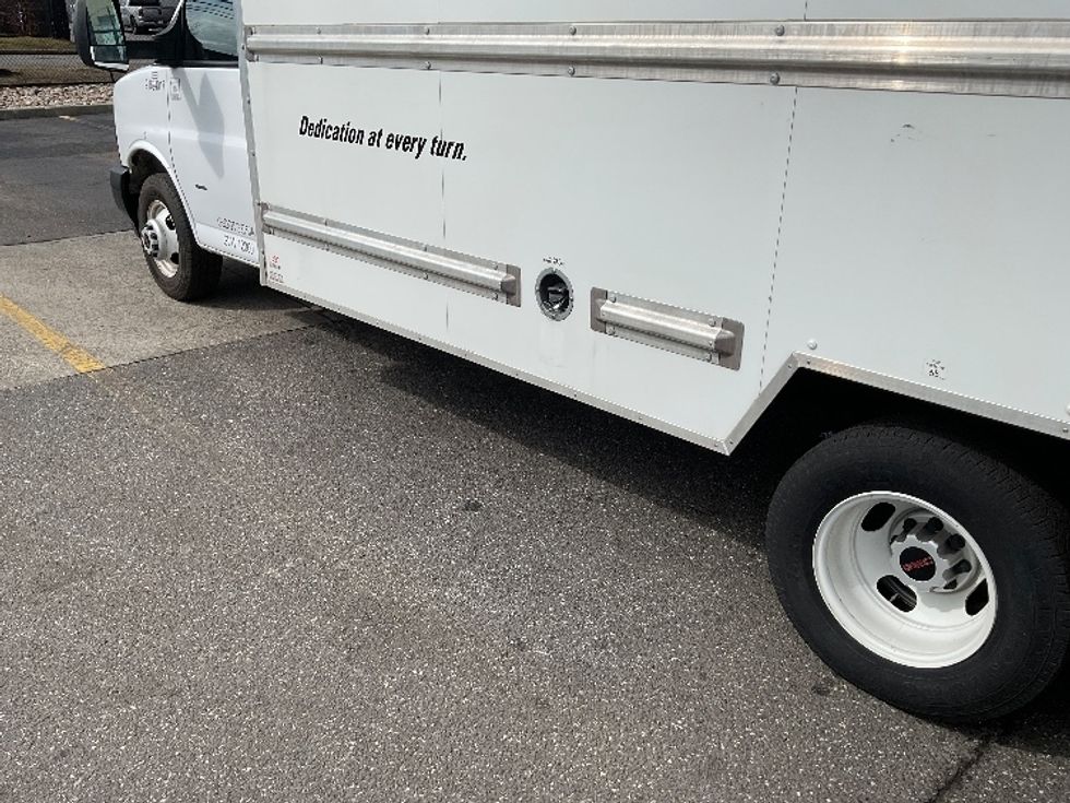 Light Duty Box Truck-Light and Medium Duty Trucks-GMC-2021-Savana G33903-Central Islip-NY-105,619\n\t\tmiles-$ 31,000 - Image 5