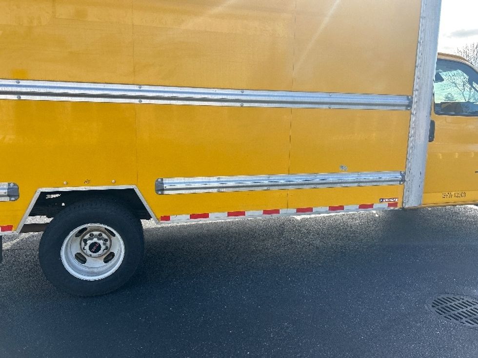 Light Duty Box Truck-Light and Medium Duty Trucks-GMC-2021-Savana G33903-Ceres-CA-123,974\n\t\tmiles-$ 24,750 - Image 14