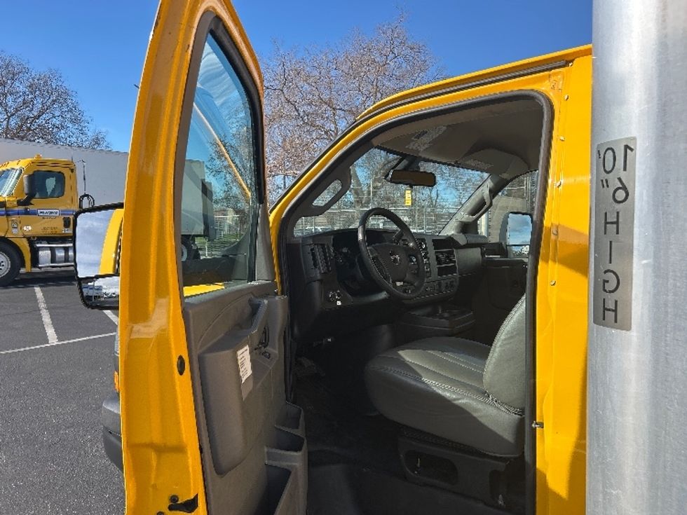 Light Duty Box Truck-Light and Medium Duty Trucks-GMC-2021-Savana G33903-Ceres-CA-123,974\n\t\tmiles-$ 24,750 - Image 16