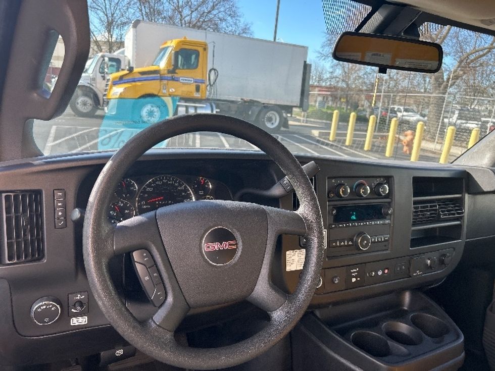 Light Duty Box Truck-Light and Medium Duty Trucks-GMC-2021-Savana G33903-Ceres-CA-123,974\n\t\tmiles-$ 24,750 - Image 18