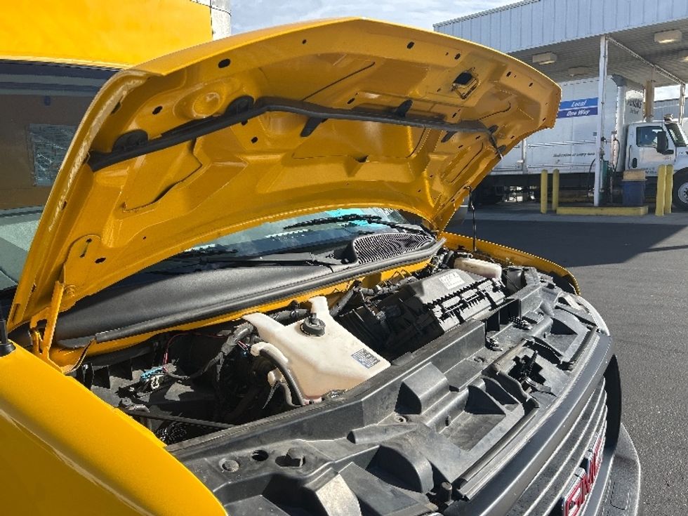 Light Duty Box Truck-Light and Medium Duty Trucks-GMC-2021-Savana G33903-Ceres-CA-123,974\n\t\tmiles-$ 24,750 - Image 23