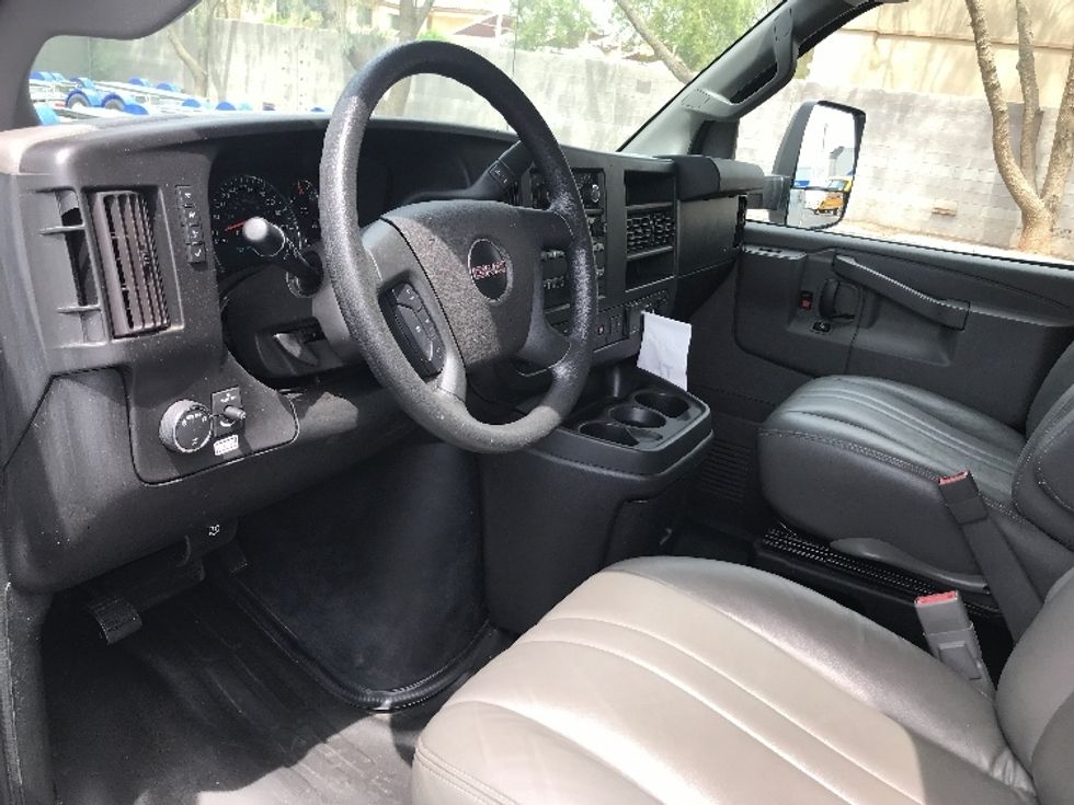Light Duty Box Truck-Light and Medium Duty Trucks-GMC-2021-Savana G33903-Chandler-AZ-54,010\n\t\tmiles-$ 35,000 - Image 17
