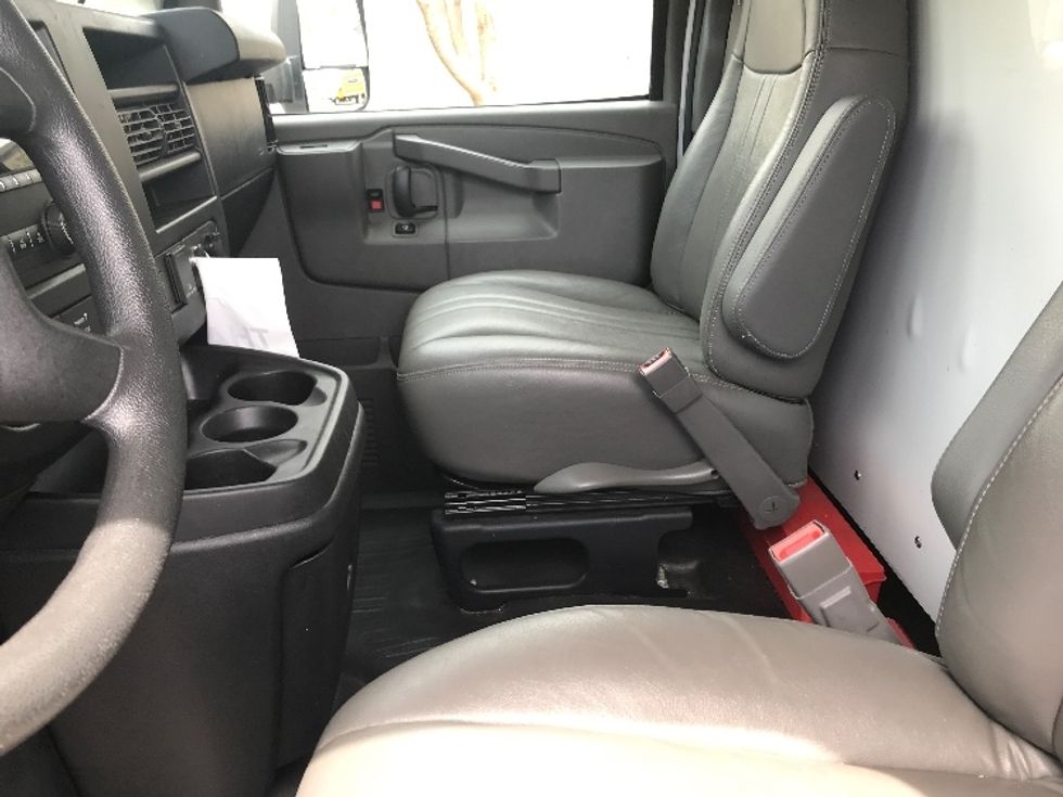 Light Duty Box Truck-Light and Medium Duty Trucks-GMC-2021-Savana G33903-Chandler-AZ-54,010\n\t\tmiles-$ 35,000 - Image 19