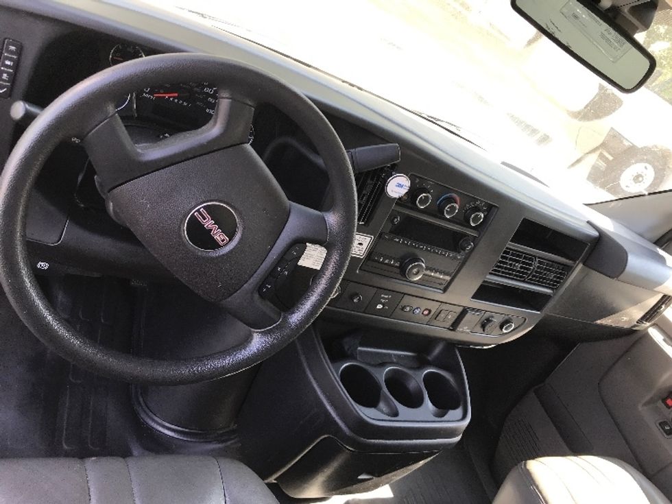 Light Duty Box Truck-Light and Medium Duty Trucks-GMC-2021-Savana G33903-Charlotte-NC-104,253\n\t\tmiles-$ 30,500 - Image 17