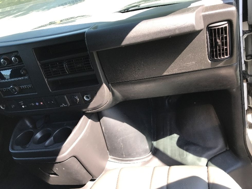 Light Duty Box Truck-Light and Medium Duty Trucks-GMC-2021-Savana G33903-Charlotte-NC-104,253\n\t\tmiles-$ 30,500 - Image 20