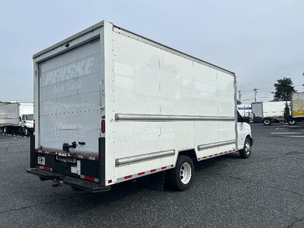 Light Duty Box Truck-Light and Medium Duty Trucks-GMC-2021-Savana G33903-Charlotte-NC-106,519\n\t\tmiles-$ 29,250 - Image 12