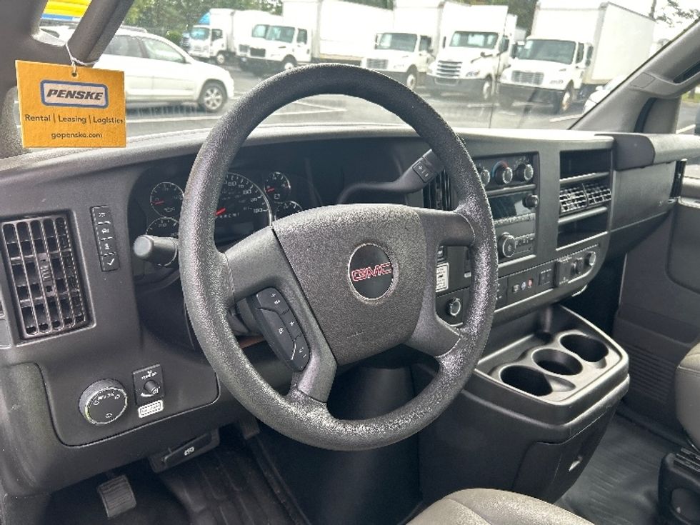 Light Duty Box Truck-Light and Medium Duty Trucks-GMC-2021-Savana G33903-Charlotte-NC-106,519\n\t\tmiles-$ 29,250 - Image 16