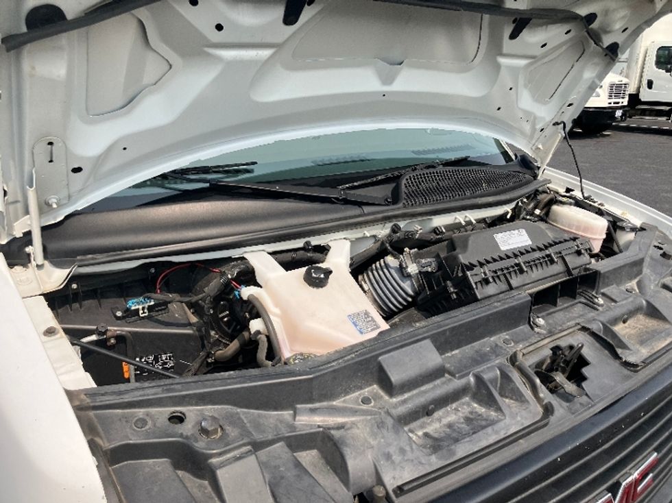 Light Duty Box Truck-Light and Medium Duty Trucks-GMC-2021-Savana G33903-Charlotte-NC-106,519\n\t\tmiles-$ 29,250 - Image 22