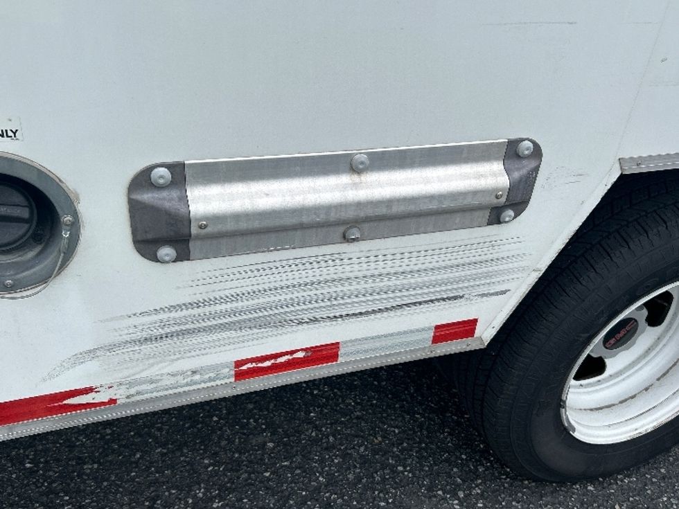 Light Duty Box Truck-Light and Medium Duty Trucks-GMC-2021-Savana G33903-Charlotte-NC-106,519\n\t\tmiles-$ 29,250 - Image 24