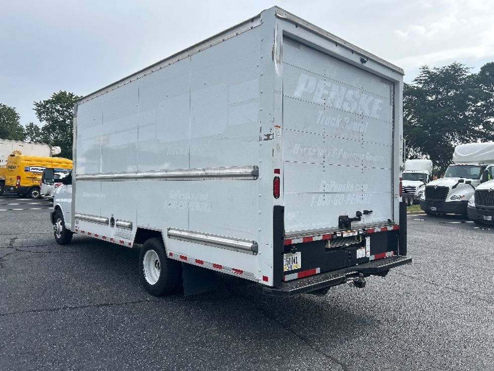 Light Duty Box Truck-Light and Medium Duty Trucks-GMC-2021-Savana G33903-Charlotte-NC-106,519\n\t\tmiles-$ 29,250 - Image 6