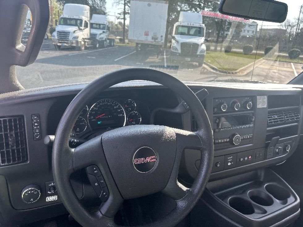 Light Duty Box Truck-Light and Medium Duty Trucks-GMC-2021-Savana G33903-Charlotte-NC-107,995\n\t\tmiles-$ 32,000 - Image 17
