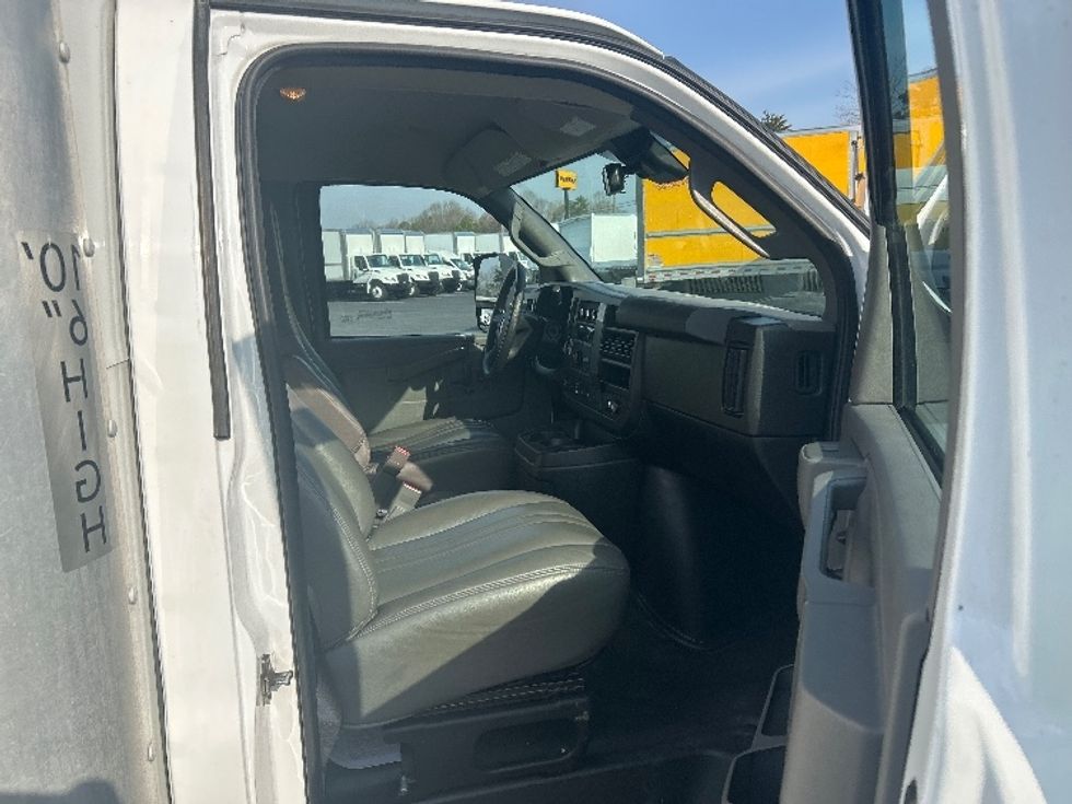 Light Duty Box Truck-Light and Medium Duty Trucks-GMC-2021-Savana G33903-Charlotte-NC-107,995\n\t\tmiles-$ 32,000 - Image 20