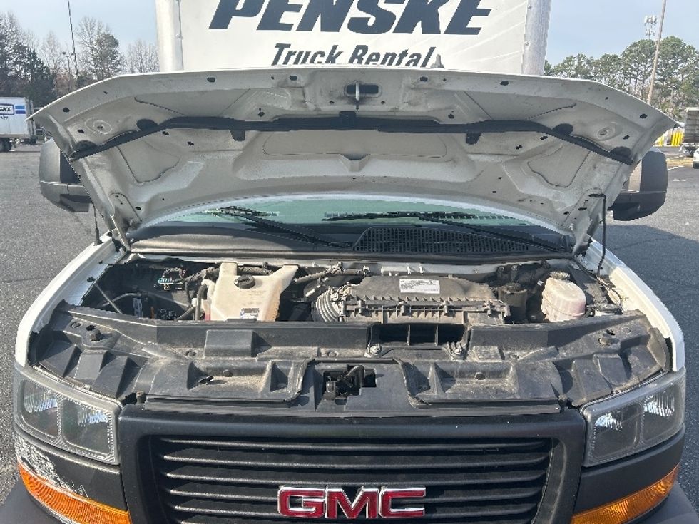 Light Duty Box Truck-Light and Medium Duty Trucks-GMC-2021-Savana G33903-Charlotte-NC-107,995\n\t\tmiles-$ 32,000 - Image 25