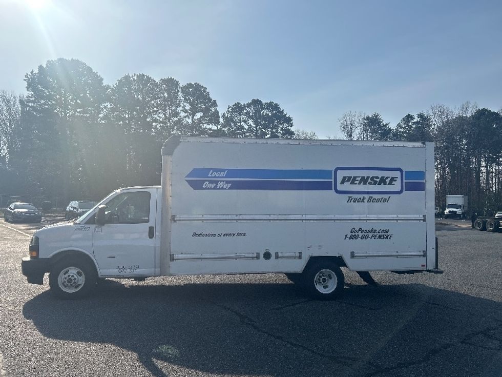 Light Duty Box Truck-Light and Medium Duty Trucks-GMC-2021-Savana G33903-Charlotte-NC-107,995\n\t\tmiles-$ 32,000 - Image 4