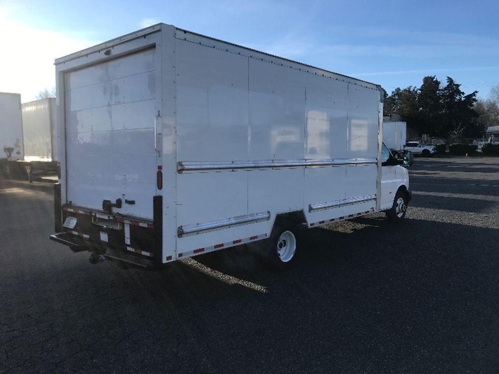 Light Duty Box Truck-Light and Medium Duty Trucks-GMC-2021-Savana G33903-Charlotte-NC-109,640\n\t\tmiles-$ 30,000 - Image 13