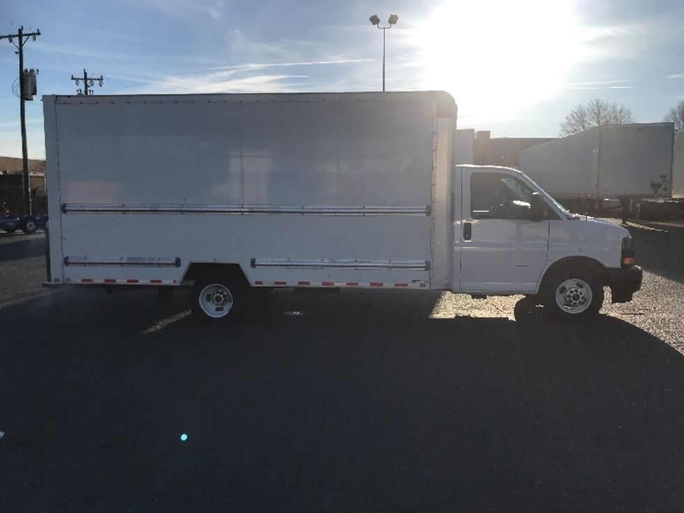 Light Duty Box Truck-Light and Medium Duty Trucks-GMC-2021-Savana G33903-Charlotte-NC-109,640\n\t\tmiles-$ 30,000 - Image 15