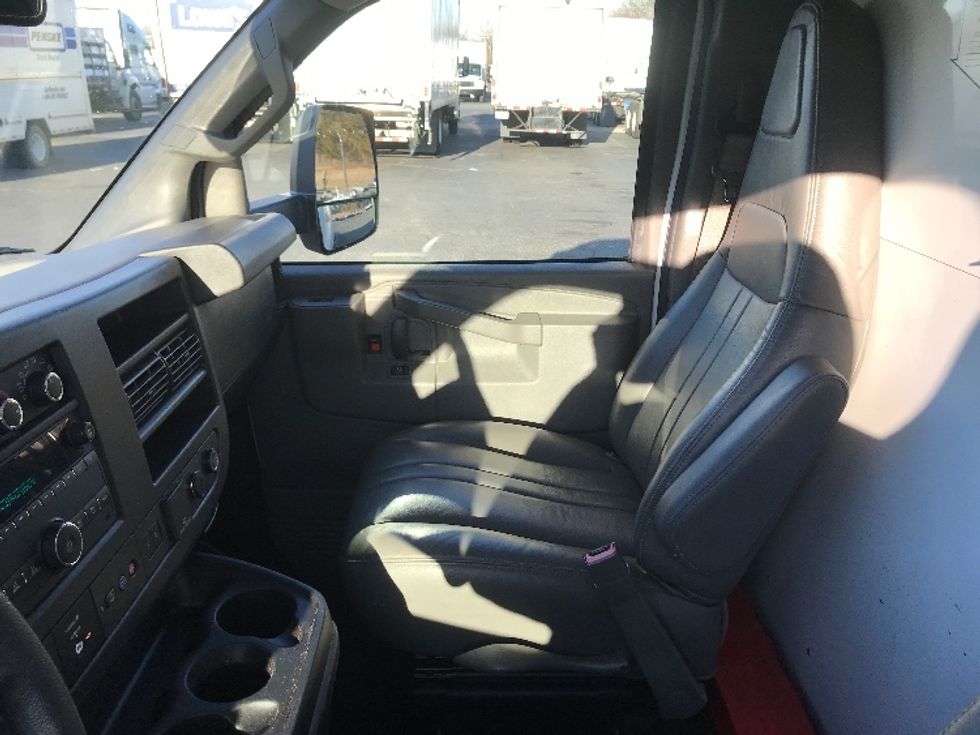 Light Duty Box Truck-Light and Medium Duty Trucks-GMC-2021-Savana G33903-Charlotte-NC-109,640\n\t\tmiles-$ 30,000 - Image 19