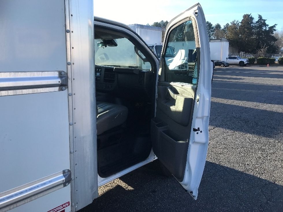 Light Duty Box Truck-Light and Medium Duty Trucks-GMC-2021-Savana G33903-Charlotte-NC-109,640\n\t\tmiles-$ 30,000 - Image 20