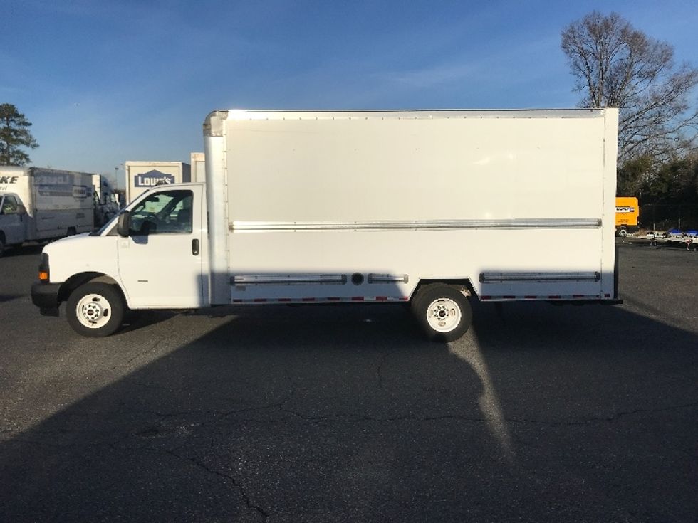 Light Duty Box Truck-Light and Medium Duty Trucks-GMC-2021-Savana G33903-Charlotte-NC-109,640\n\t\tmiles-$ 30,000 - Image 4