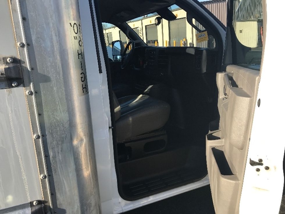 Light Duty Box Truck-Light and Medium Duty Trucks-GMC-2021-Savana G33903-Charlotte-NC-110,468\n\t\tmiles-$ 30,000 - Image 19