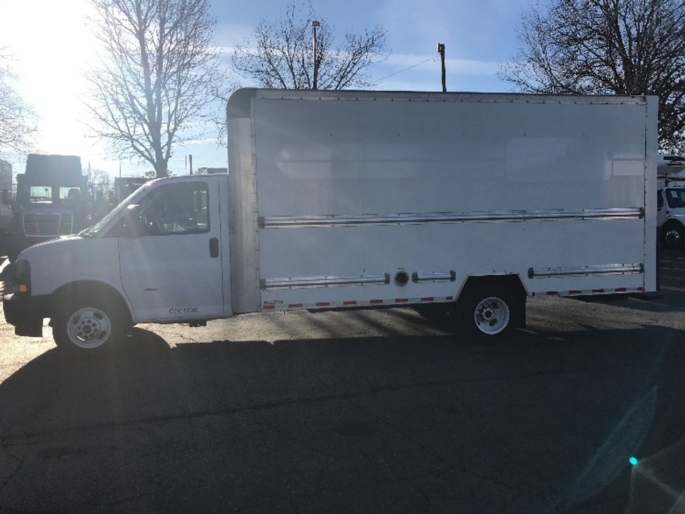 Light Duty Box Truck-Light and Medium Duty Trucks-GMC-2021-Savana G33903-Charlotte-NC-110,468\n\t\tmiles-$ 30,000 - Image 4