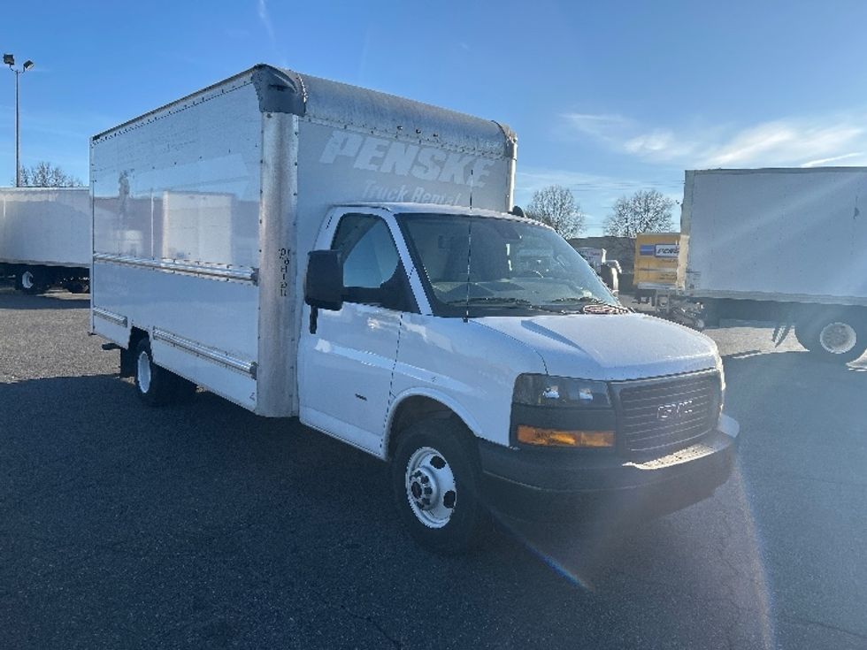 Light Duty Box Truck-Light and Medium Duty Trucks-GMC-2021-Savana G33903-Charlotte-NC-110,947\n\t\tmiles-$ 30,000 - Image 1