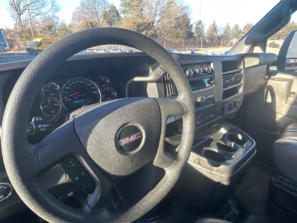 Light Duty Box Truck-Light and Medium Duty Trucks-GMC-2021-Savana G33903-Charlotte-NC-110,947\n\t\tmiles-$ 30,000 - Image 18