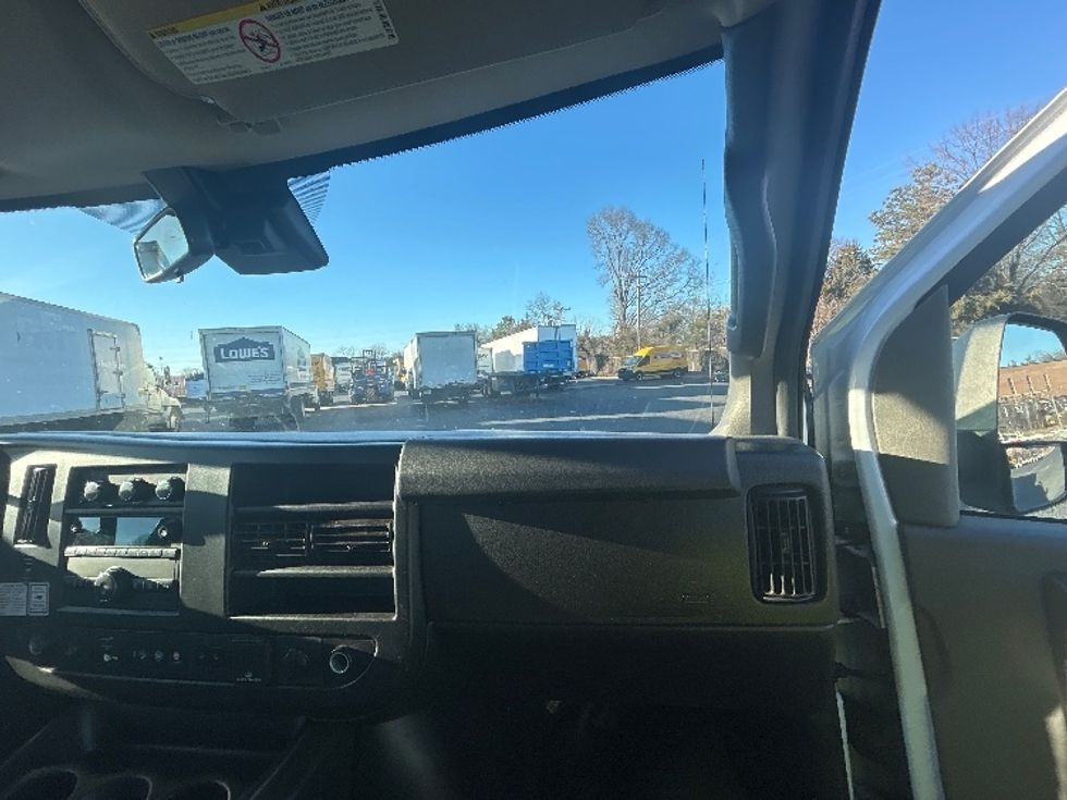 Light Duty Box Truck-Light and Medium Duty Trucks-GMC-2021-Savana G33903-Charlotte-NC-110,947\n\t\tmiles-$ 30,000 - Image 21