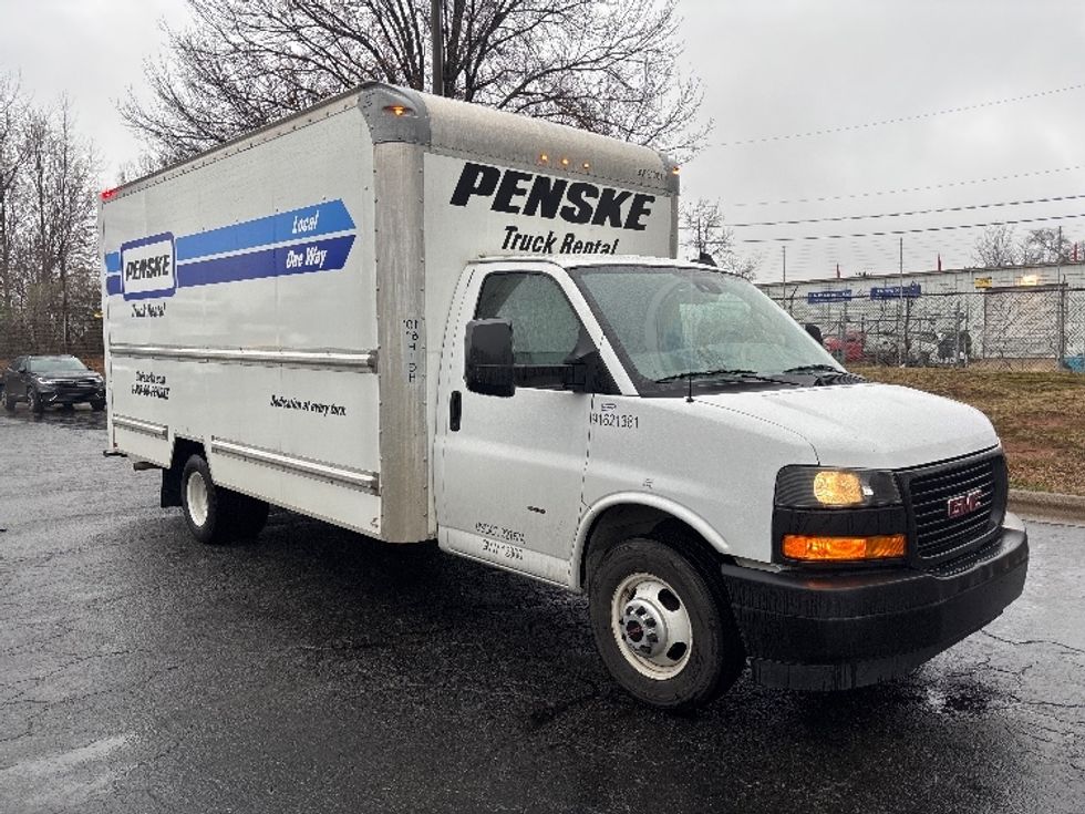 Light Duty Box Truck-Light and Medium Duty Trucks-GMC-2021-Savana G33903-Charlotte-NC-143,401\n\t\tmiles-$ 25,500 - Image 1