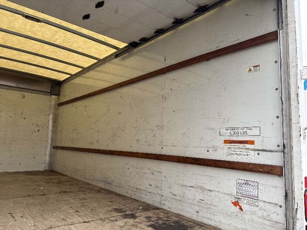 Light Duty Box Truck-Light and Medium Duty Trucks-GMC-2021-Savana G33903-Charlotte-NC-143,401\n\t\tmiles-$ 25,500 - Image 10