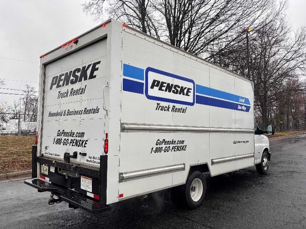 Light Duty Box Truck-Light and Medium Duty Trucks-GMC-2021-Savana G33903-Charlotte-NC-143,401\n\t\tmiles-$ 25,500 - Image 11