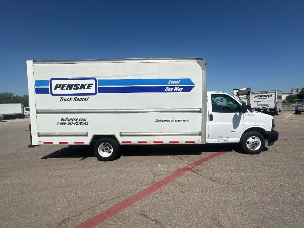 Light Duty Box Truck-Light and Medium Duty Trucks-GMC-2021-Savana G33903-Charlotte-NC-87,560\n\t\tmiles-$ 32,750 - Image 15