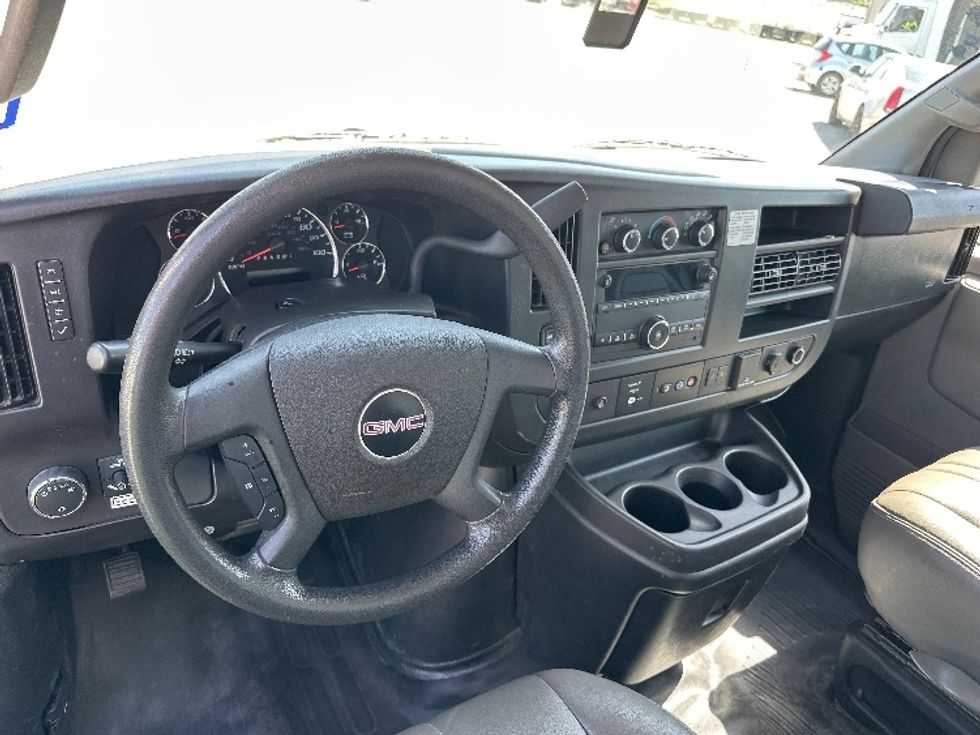 Light Duty Box Truck-Light and Medium Duty Trucks-GMC-2021-Savana G33903-Charlotte-NC-87,560\n\t\tmiles-$ 32,750 - Image 18