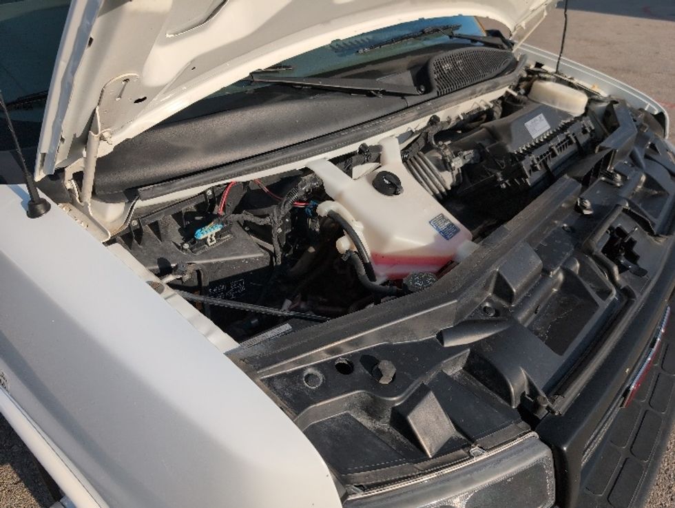 Light Duty Box Truck-Light and Medium Duty Trucks-GMC-2021-Savana G33903-Charlotte-NC-87,560\n\t\tmiles-$ 32,750 - Image 23