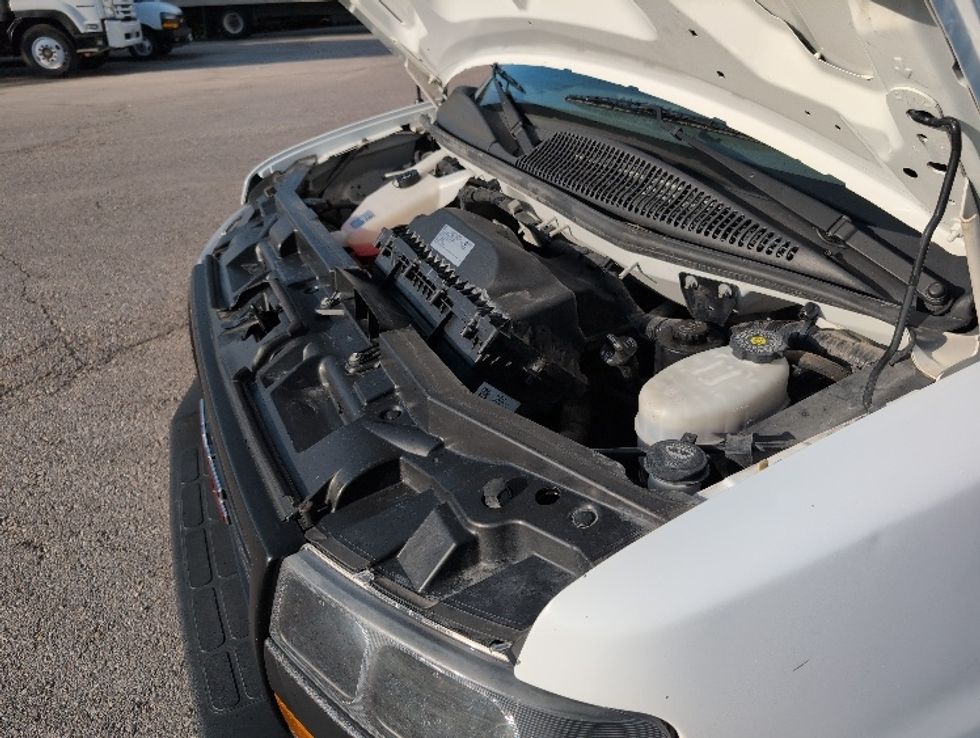 Light Duty Box Truck-Light and Medium Duty Trucks-GMC-2021-Savana G33903-Charlotte-NC-87,560\n\t\tmiles-$ 32,750 - Image 24