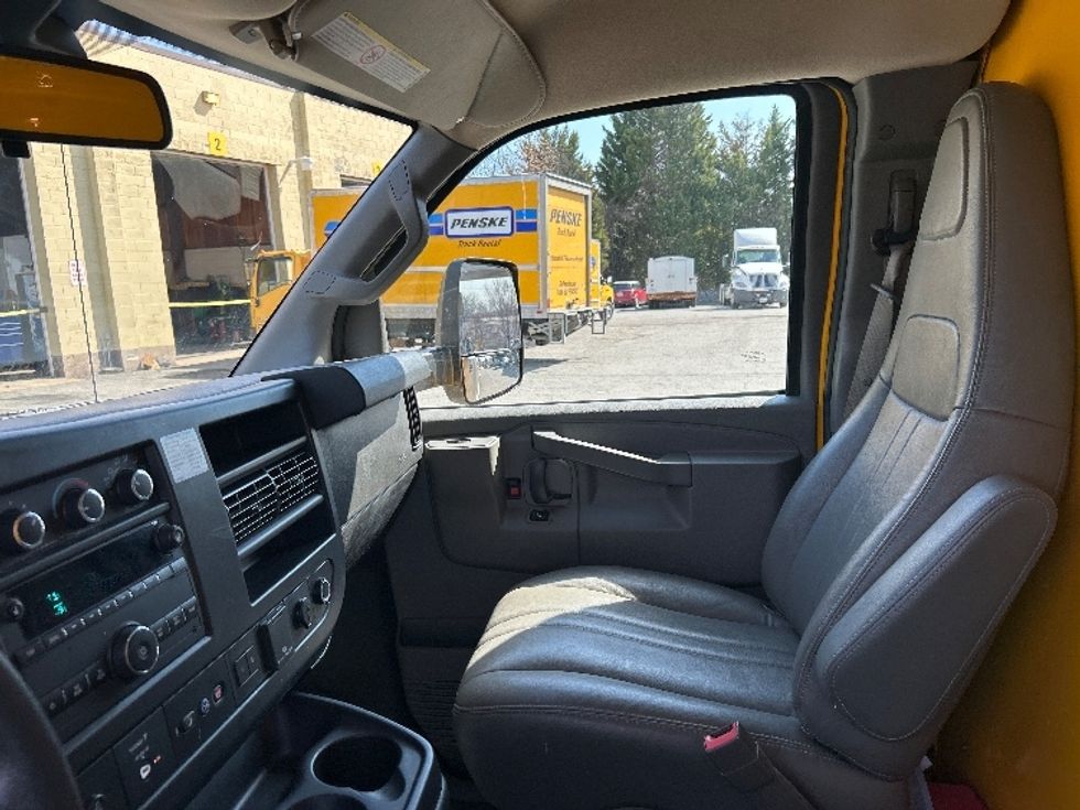 Light Duty Box Truck-Light and Medium Duty Trucks-GMC-2021-Savana G33903-Charlottesville-VA-94,524\n\t\tmiles-$ 28,750 - Image 18