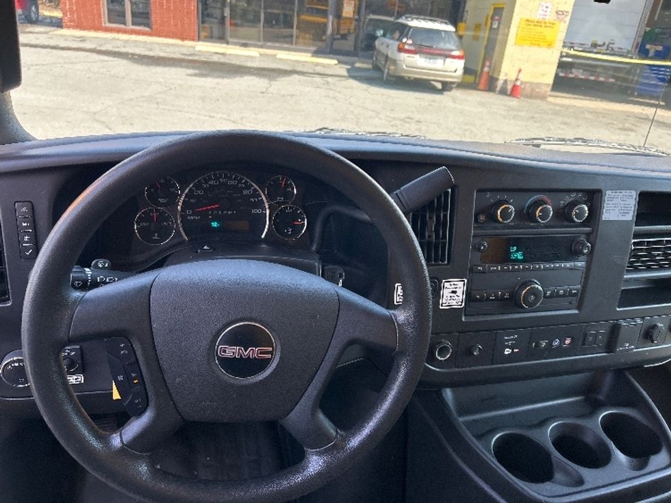 Light Duty Box Truck-Light and Medium Duty Trucks-GMC-2021-Savana G33903-Charlottesville-VA-94,524\n\t\tmiles-$ 28,750 - Image 17