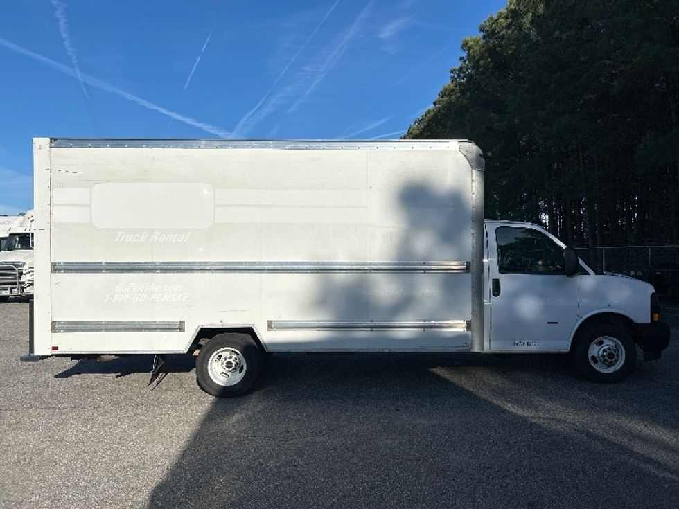 Light Duty Box Truck-Light and Medium Duty Trucks-GMC-2021-Savana G33903-Chesapeake-VA-104,369\n\t\tmiles-$ 30,750 - Image 15