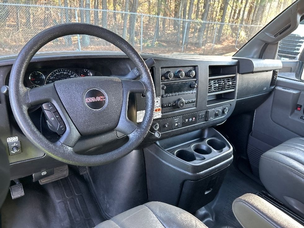 Light Duty Box Truck-Light and Medium Duty Trucks-GMC-2021-Savana G33903-Chesapeake-VA-104,369\n\t\tmiles-$ 30,750 - Image 17