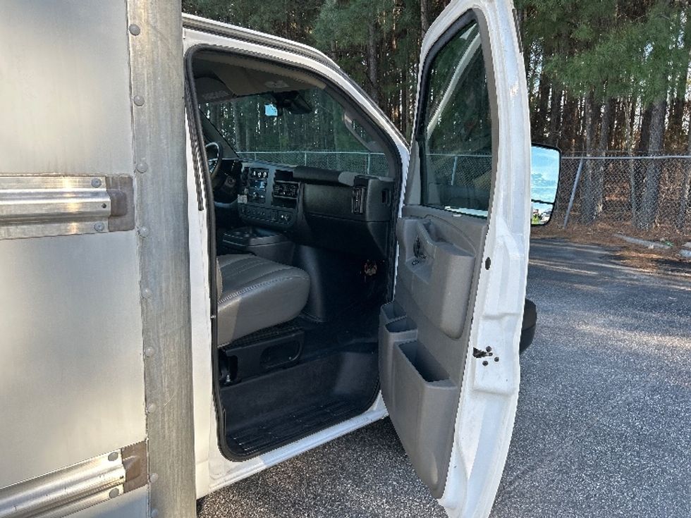 Light Duty Box Truck-Light and Medium Duty Trucks-GMC-2021-Savana G33903-Chesapeake-VA-104,369\n\t\tmiles-$ 30,750 - Image 20