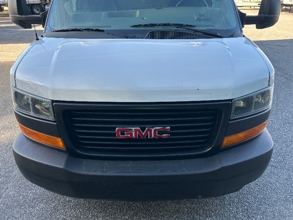 Light Duty Box Truck-Light and Medium Duty Trucks-GMC-2021-Savana G33903-Chesapeake-VA-104,369\n\t\tmiles-$ 30,750 - Image 25