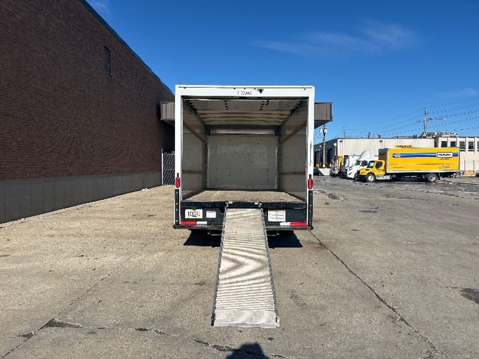 Light Duty Box Truck-Light and Medium Duty Trucks-GMC-2021-Savana G33903-Chicago (Melrose Park)-IL-102,644\n\t\tmiles-$ 29,500 - Image 9