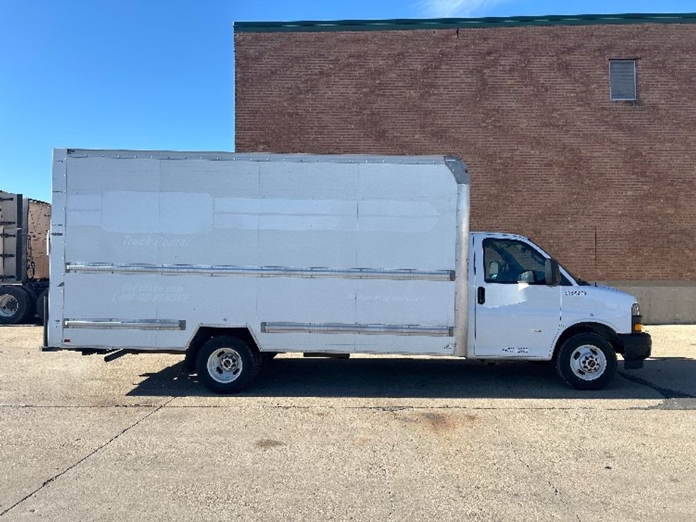 Light Duty Box Truck-Light and Medium Duty Trucks-GMC-2021-Savana G33903-Chicago (Melrose Park)-IL-102,644\n\t\tmiles-$ 29,500 - Image 15